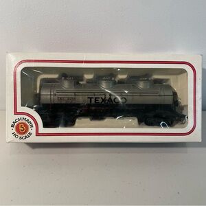 Vintage Bachmann HO Scale Texaco TXC 2266 3 Dome Chemical Oil Tank Car
